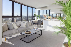 'Panoramic Elegance' Stylish off Chapel St with Pool